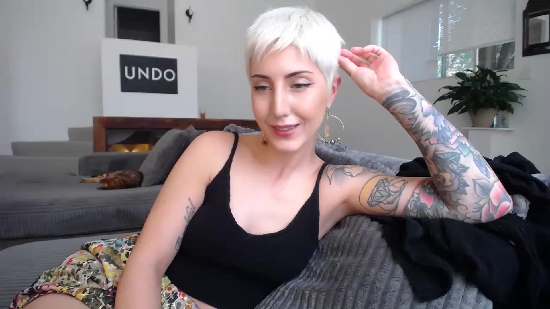 Gallery image thumbnail from ItsJade's myfreecams stream on, 06/02/2023, 18:43 image 10 of 20