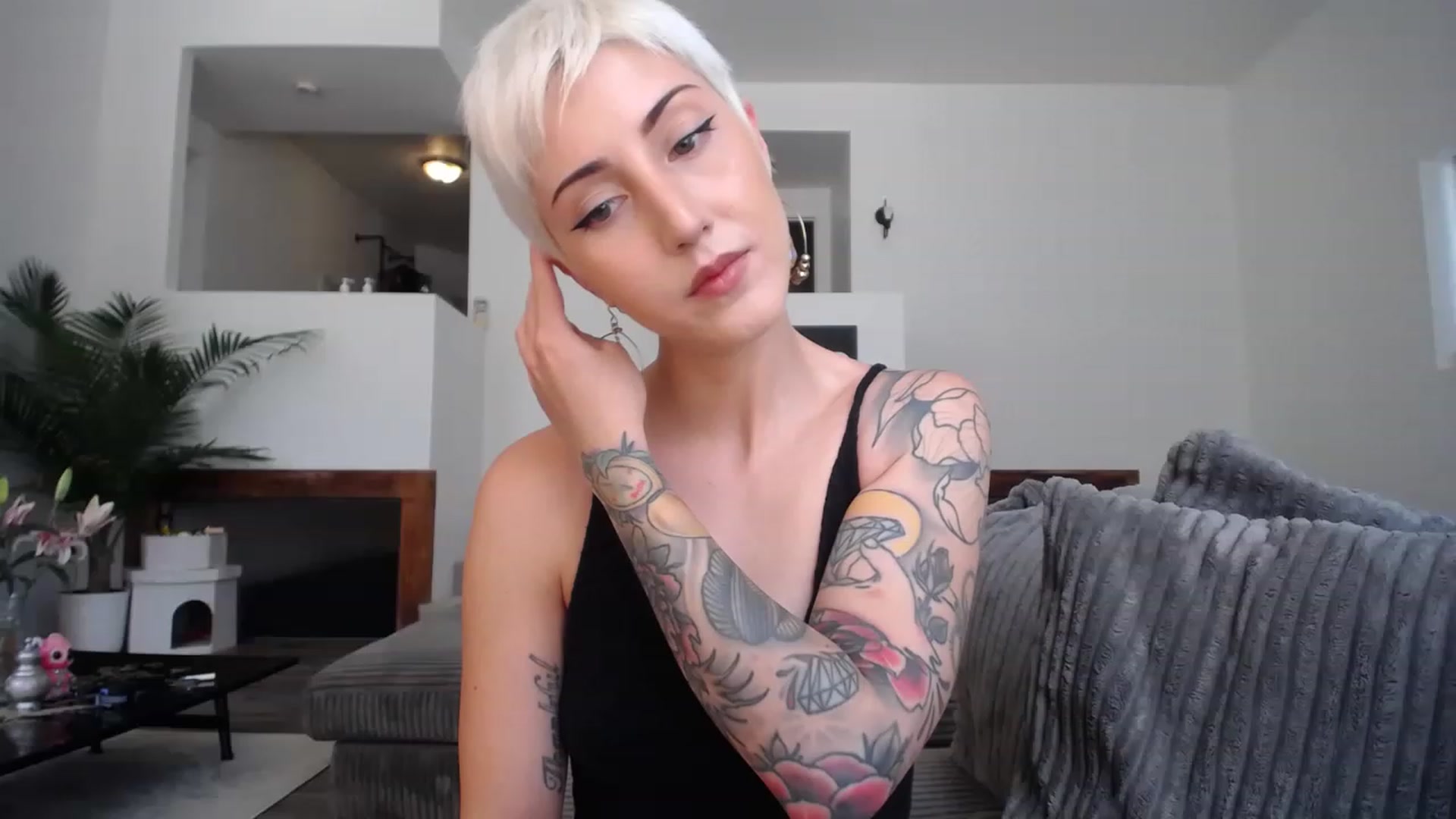 Gallery image thumbnail from ItsJade's myfreecams stream on, 06/02/2023, 18:43 image 2 of 20