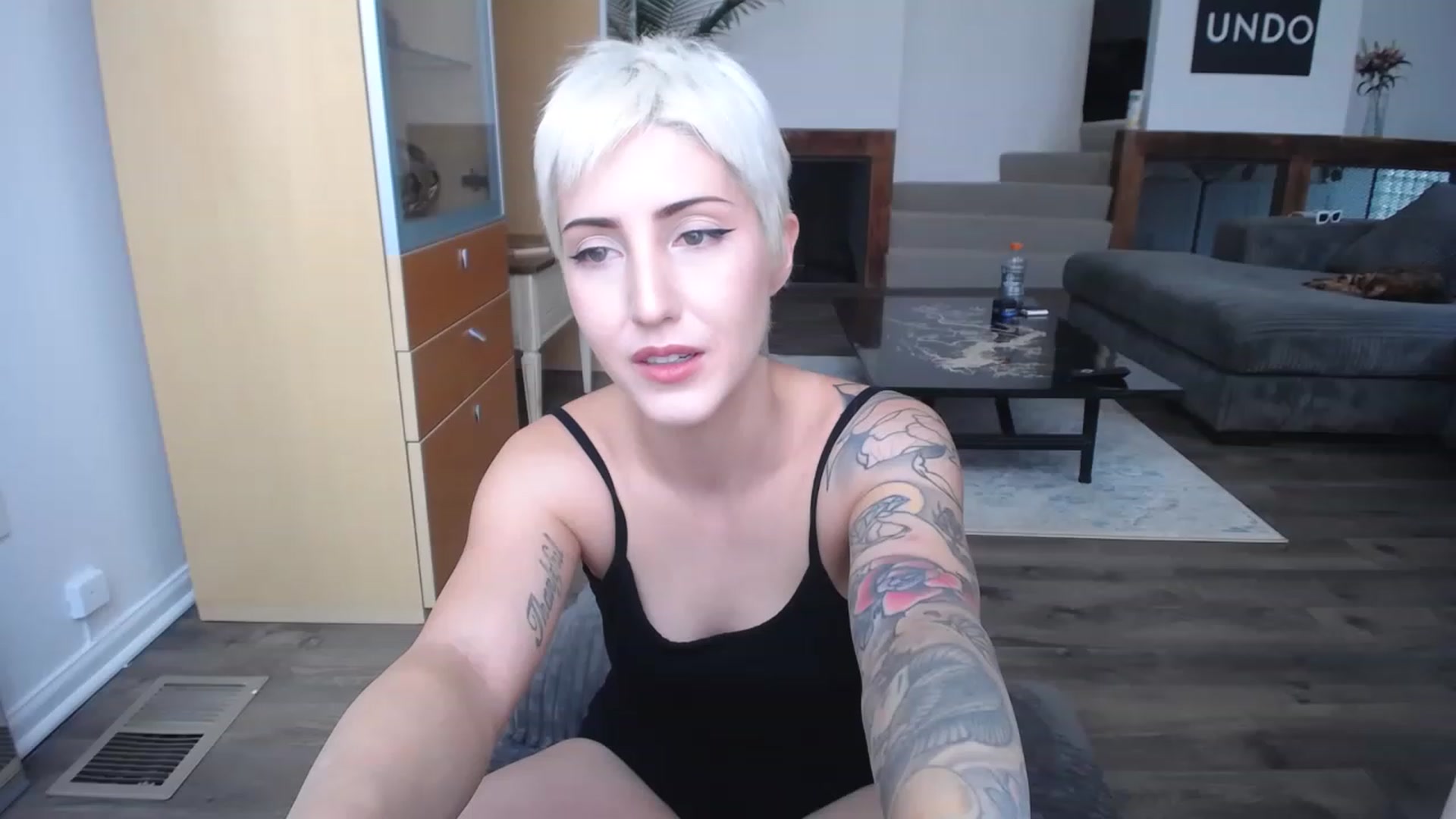 Gallery image thumbnail from ItsJade's myfreecams stream on, 06/03/2023, 22:17 image 18 of 20