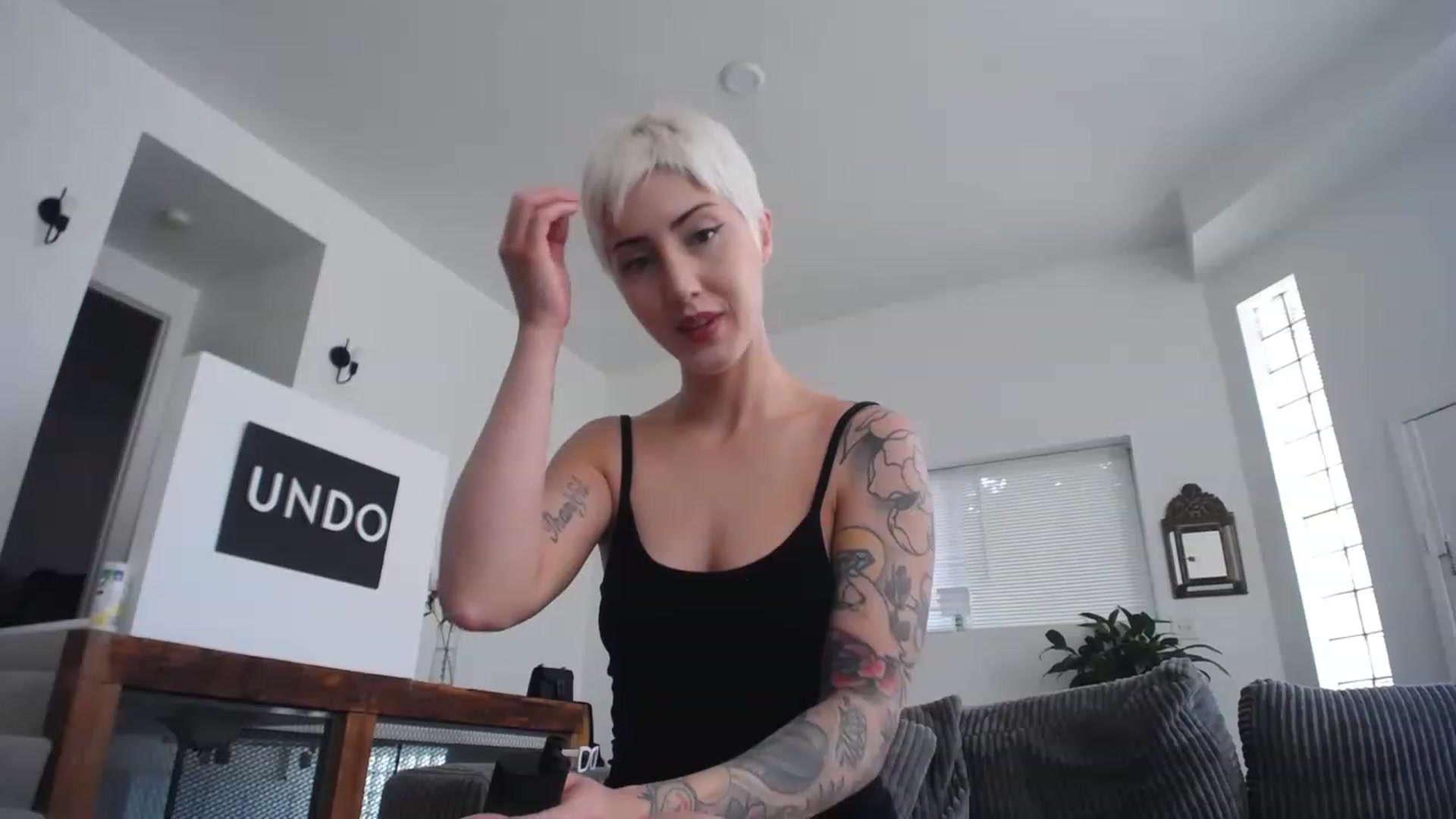 Gallery image thumbnail from ItsJade's myfreecams stream on, 06/03/2023, 22:17 image 10 of 20