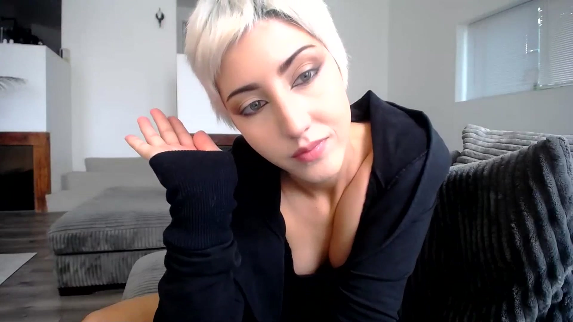 Gallery image thumbnail from ItsJade's myfreecams stream on, 07/12/2023, 19:32 image 5 of 20