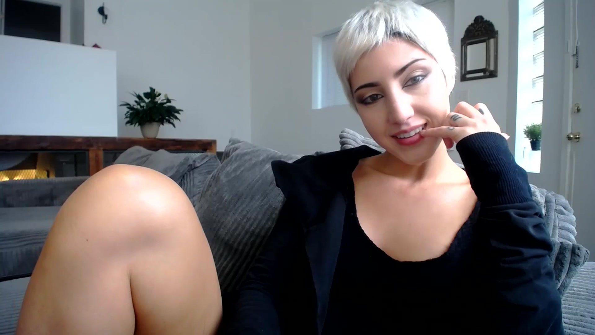 Gallery image thumbnail from ItsJade's myfreecams stream on, 07/12/2023, 19:32 image 4 of 20