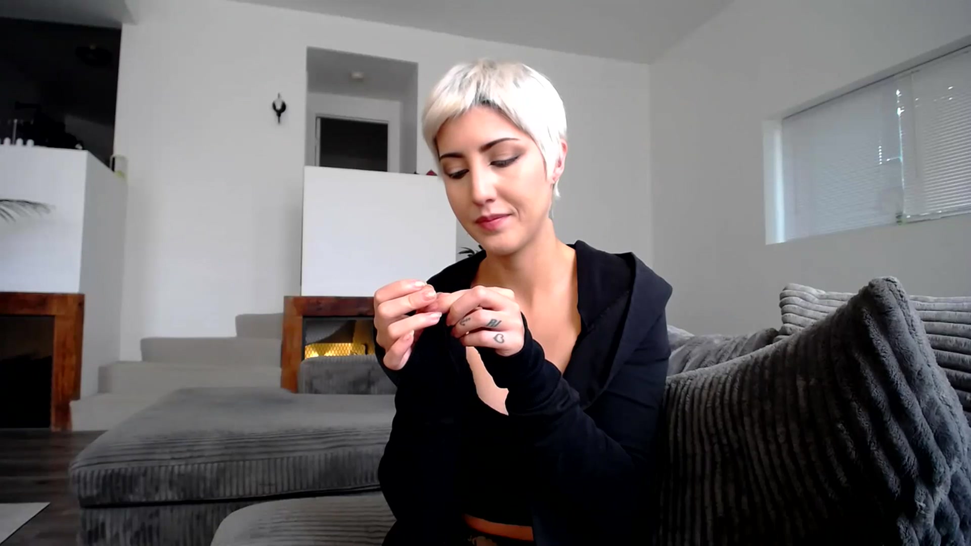 Gallery image thumbnail from ItsJade's myfreecams stream on, 07/12/2023, 19:32 image 6 of 20