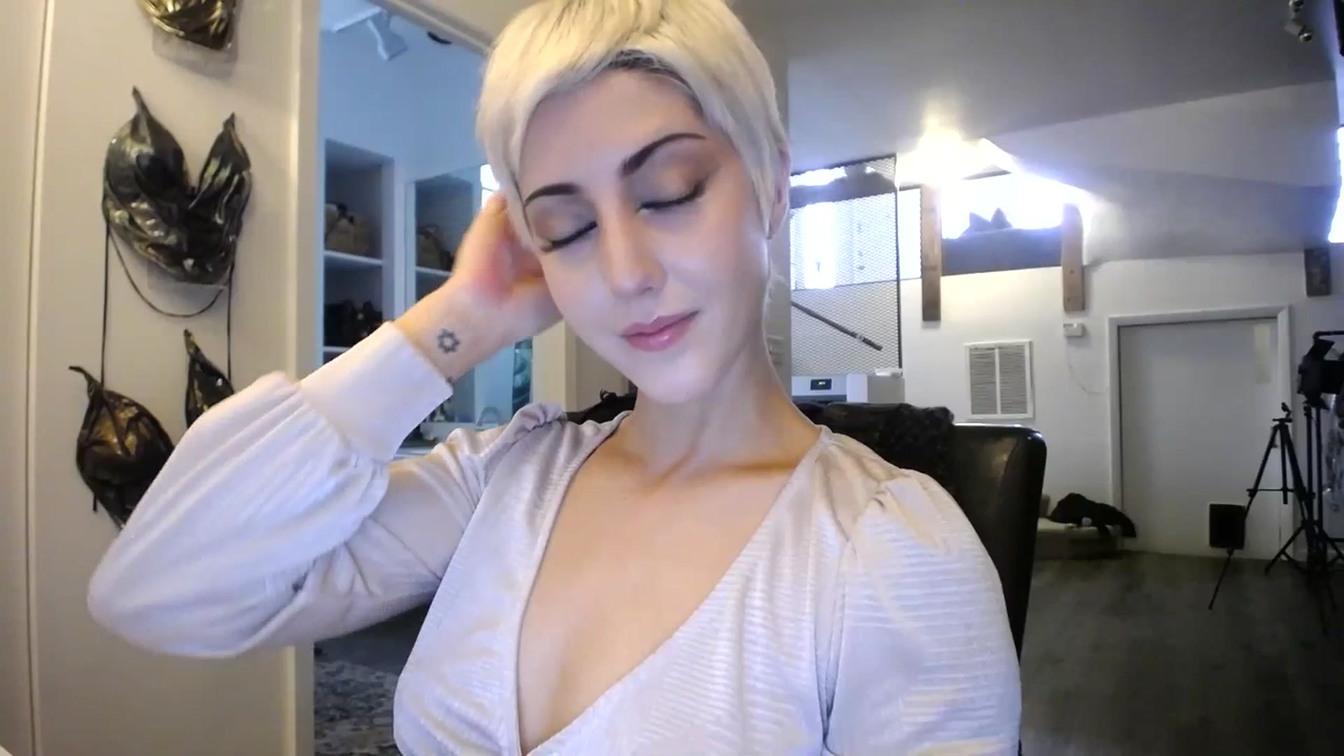 Gallery image thumbnail from ItsJade's myfreecams stream on, 07/13/2023, 17:09 image 7 of 20