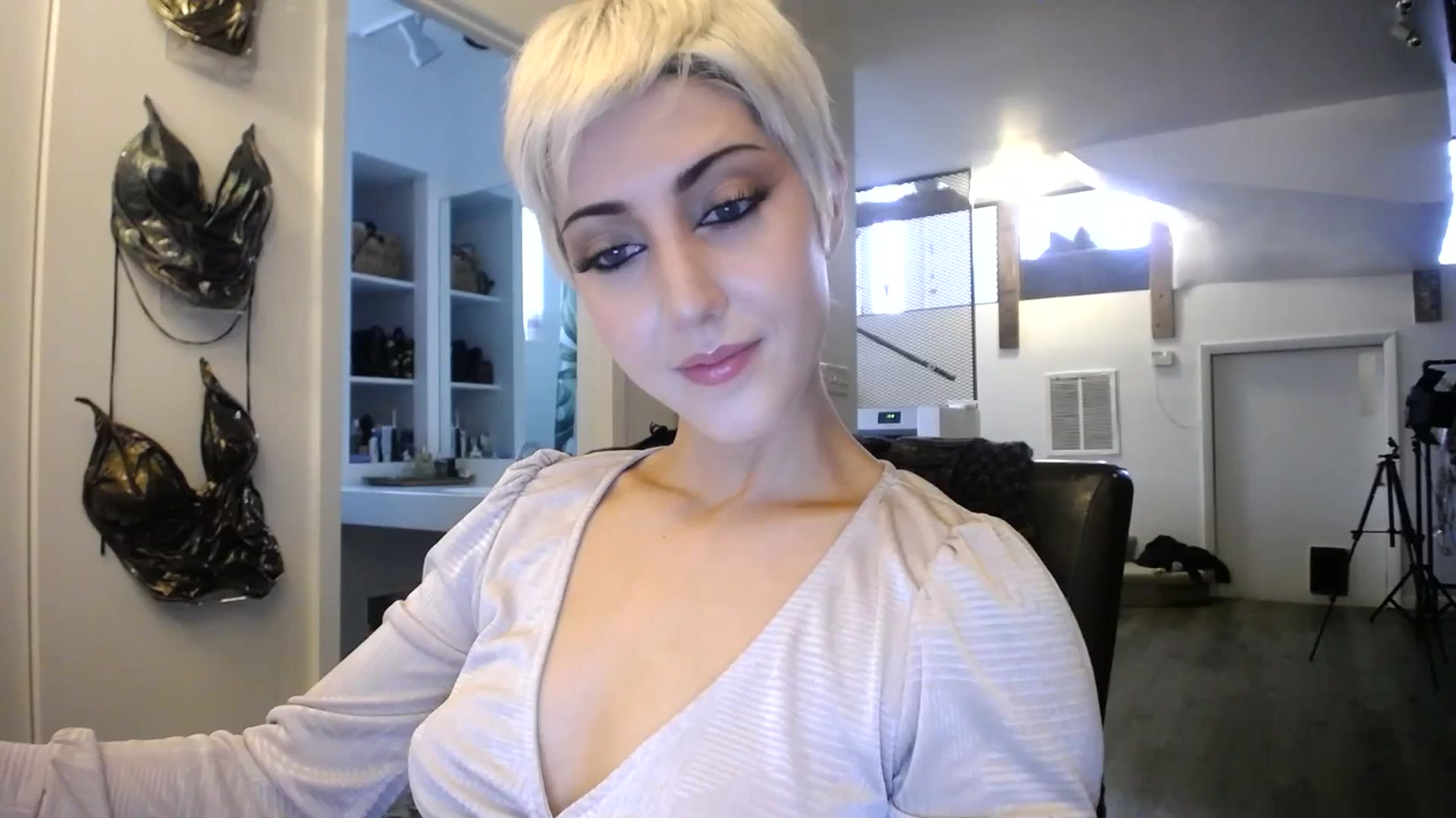Gallery image thumbnail from ItsJade's myfreecams stream on, 07/13/2023, 17:09 image 6 of 20
