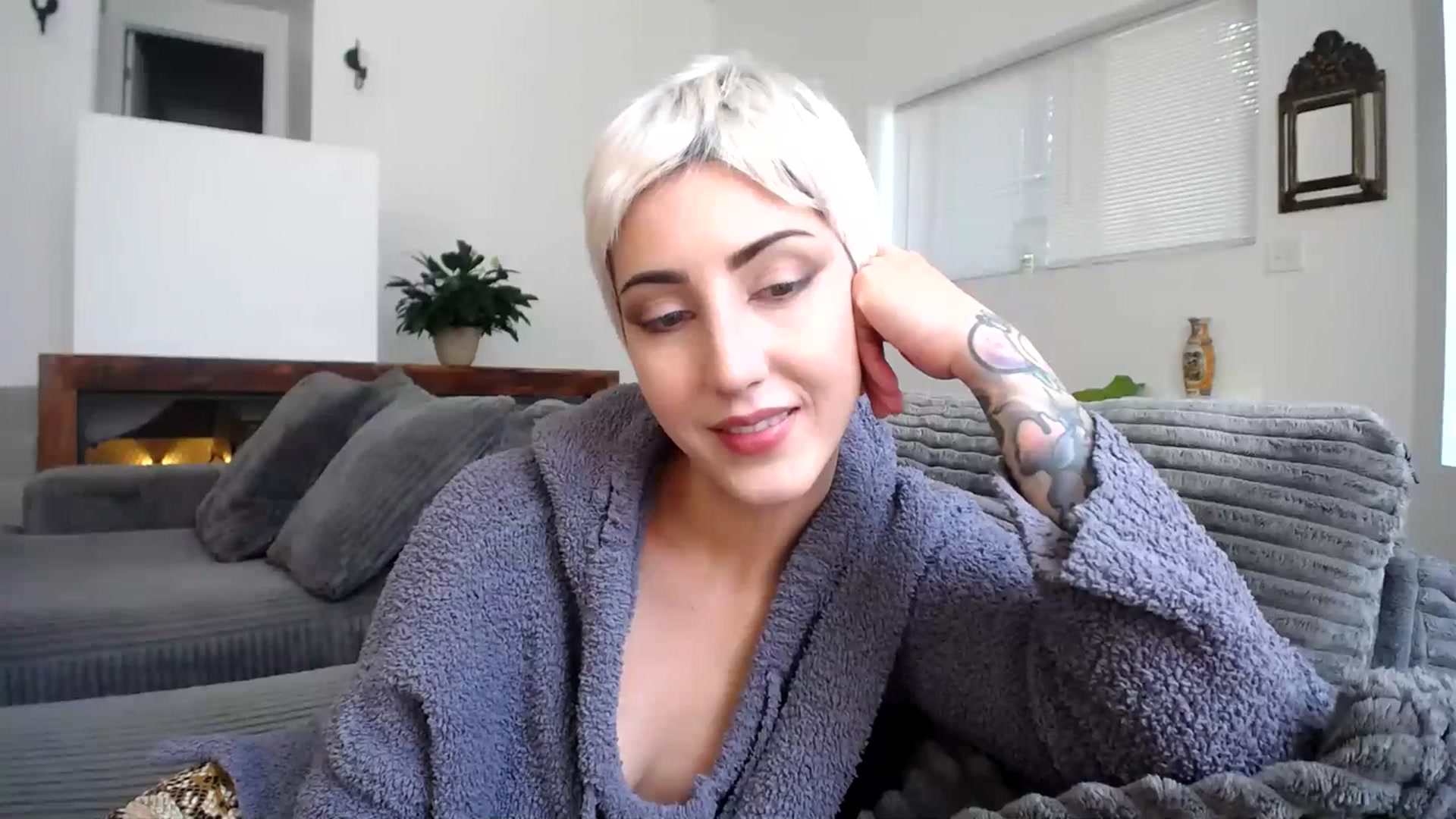 Gallery image thumbnail from ItsJade's myfreecams stream on, 07/14/2023, 18:37 image 19 of 20