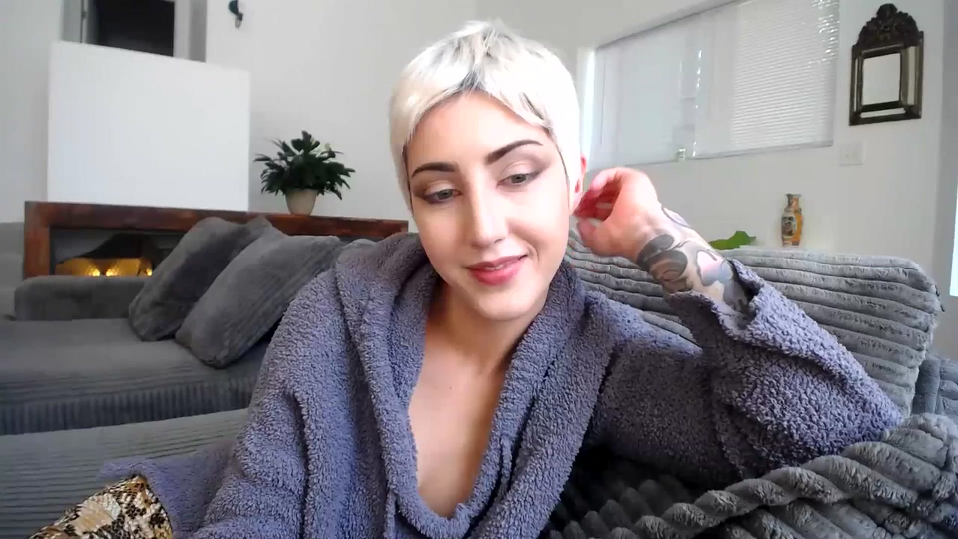 Gallery image thumbnail from ItsJade's myfreecams stream on, 07/14/2023, 18:37 image 17 of 20