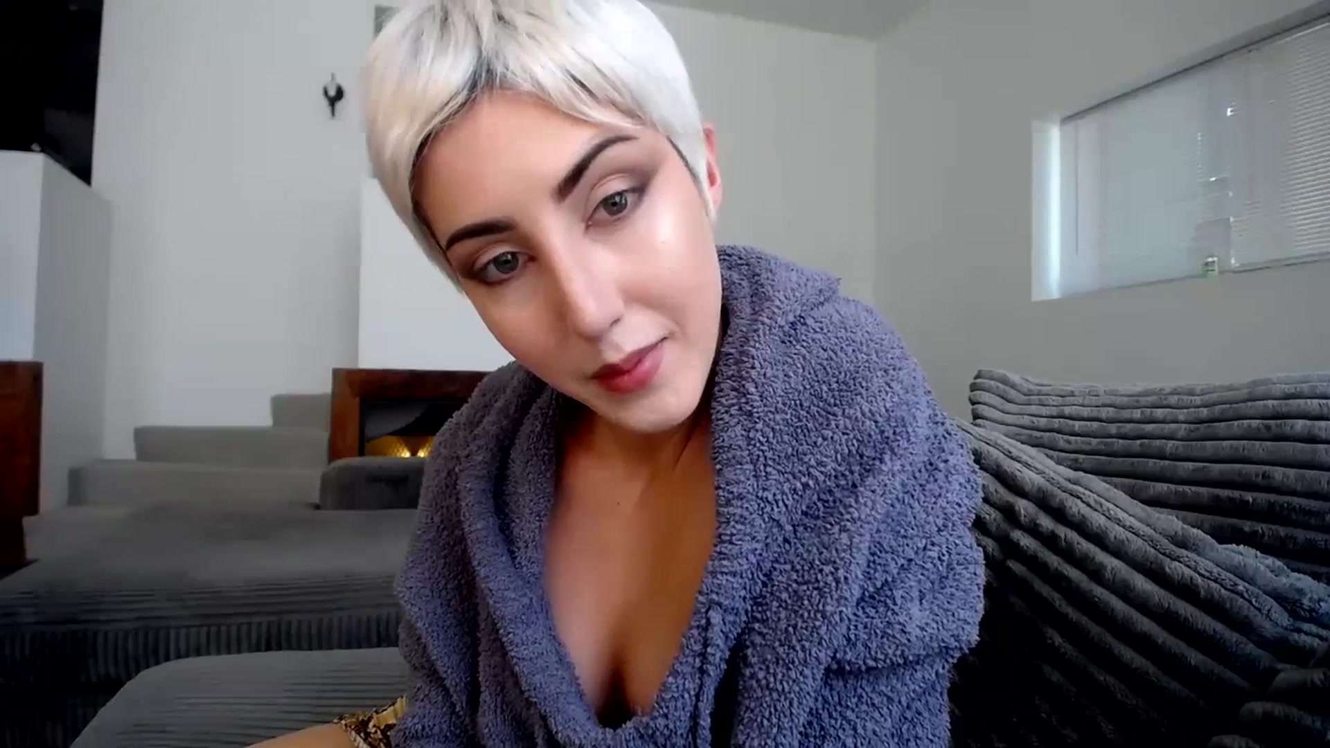 Gallery image thumbnail from ItsJade's myfreecams stream on, 07/14/2023, 18:37 image 9 of 20