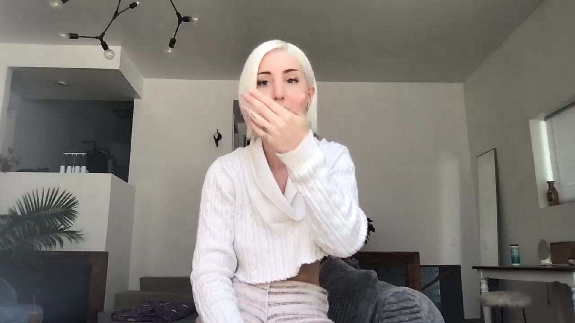 Gallery image thumbnail from ItsJade's myfreecams stream on, 05/25/2024, 20:39 image 5 of 20