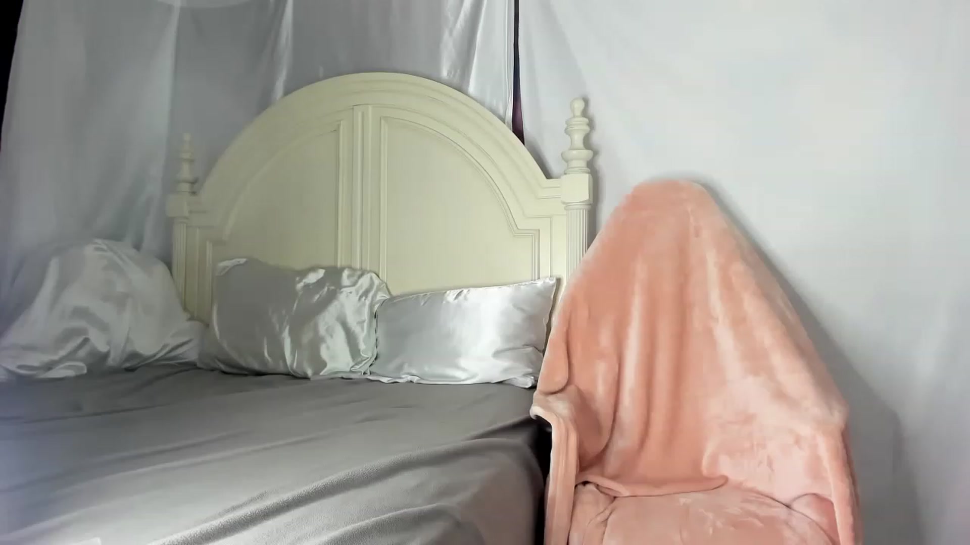 Gallery image thumbnail from ItsJenni's myfreecams stream on, 06/29/2023, 02:28 image 5 of 20