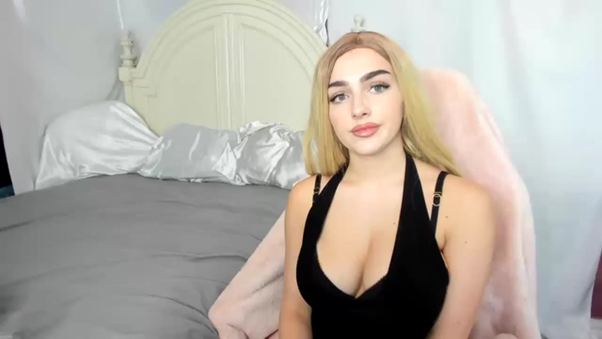 Gallery image thumbnail from ItsJenni's myfreecams stream on, 08/26/2023, 05:17 image 6 of 20