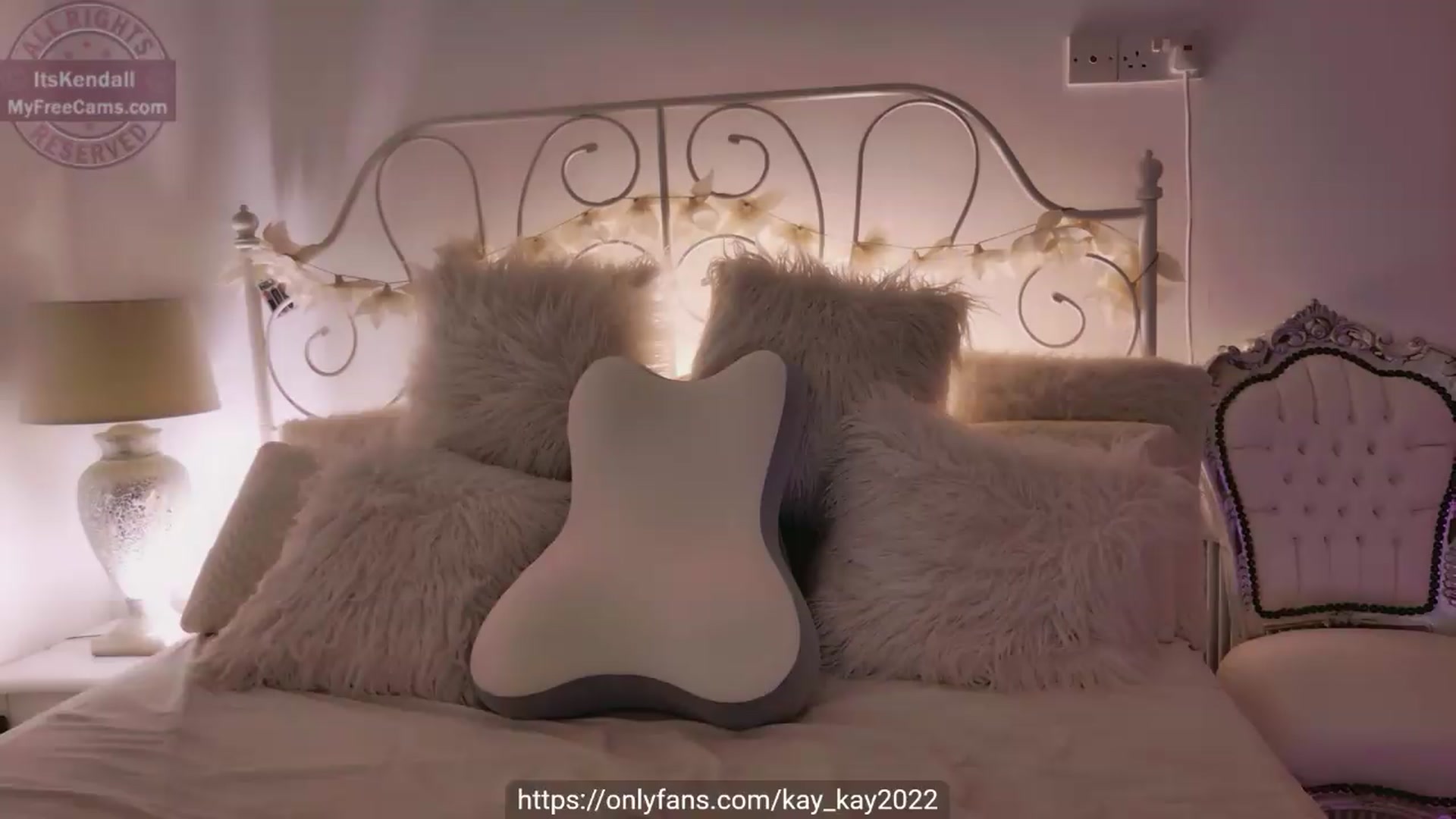 Gallery image thumbnail from ItsKendall's myfreecams stream on, 08/20/2026, 20:03 image 19 of 20