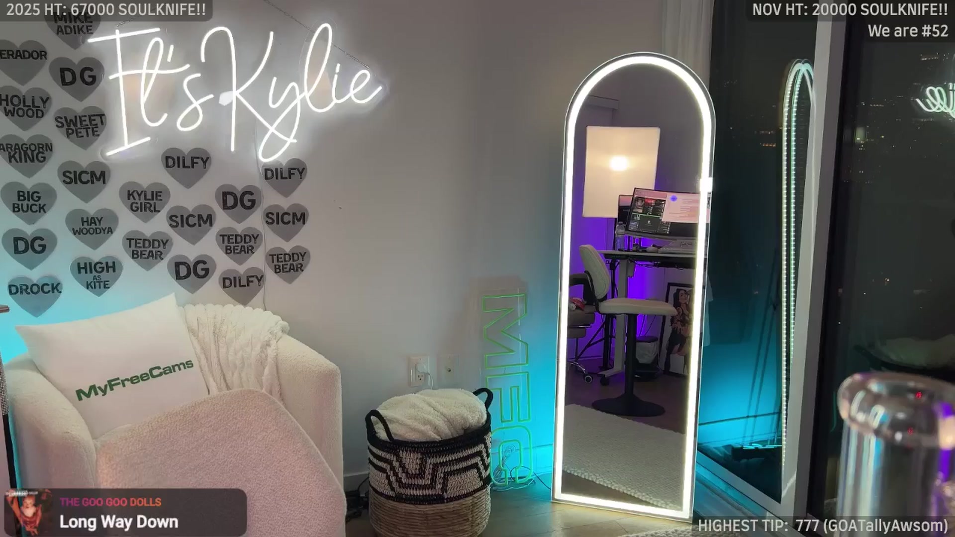 Gallery image thumbnail from ItsKylieEh's myfreecams stream on, 11/14/2025, 08:56 image 18 of 20