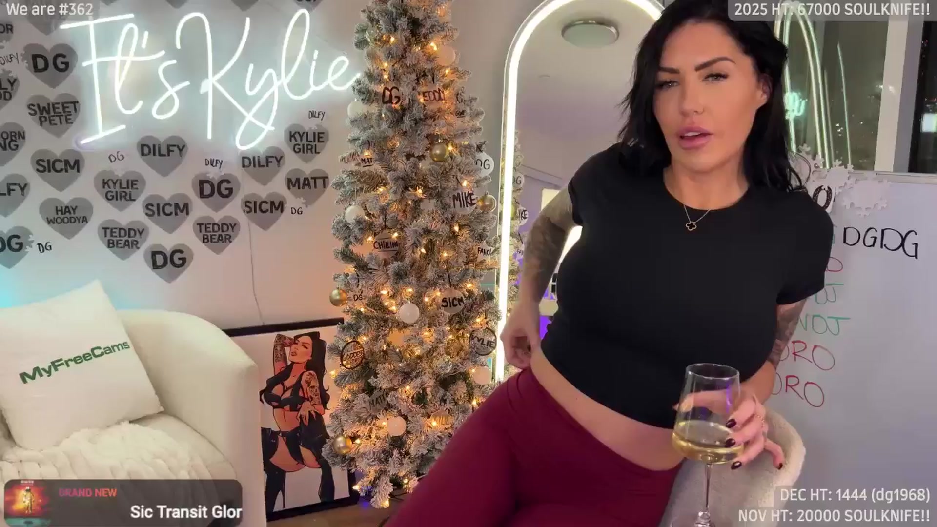 Gallery image thumbnail from ItsKylieEh's myfreecams stream on, 12/03/2025, 04:15 image 18 of 20