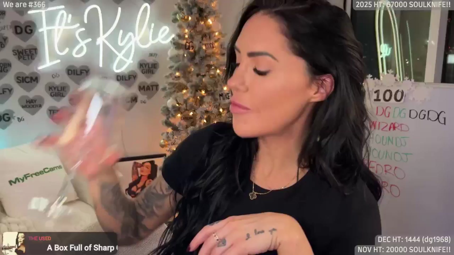 Gallery image thumbnail from ItsKylieEh's myfreecams stream on, 12/03/2025, 04:15 image 17 of 20