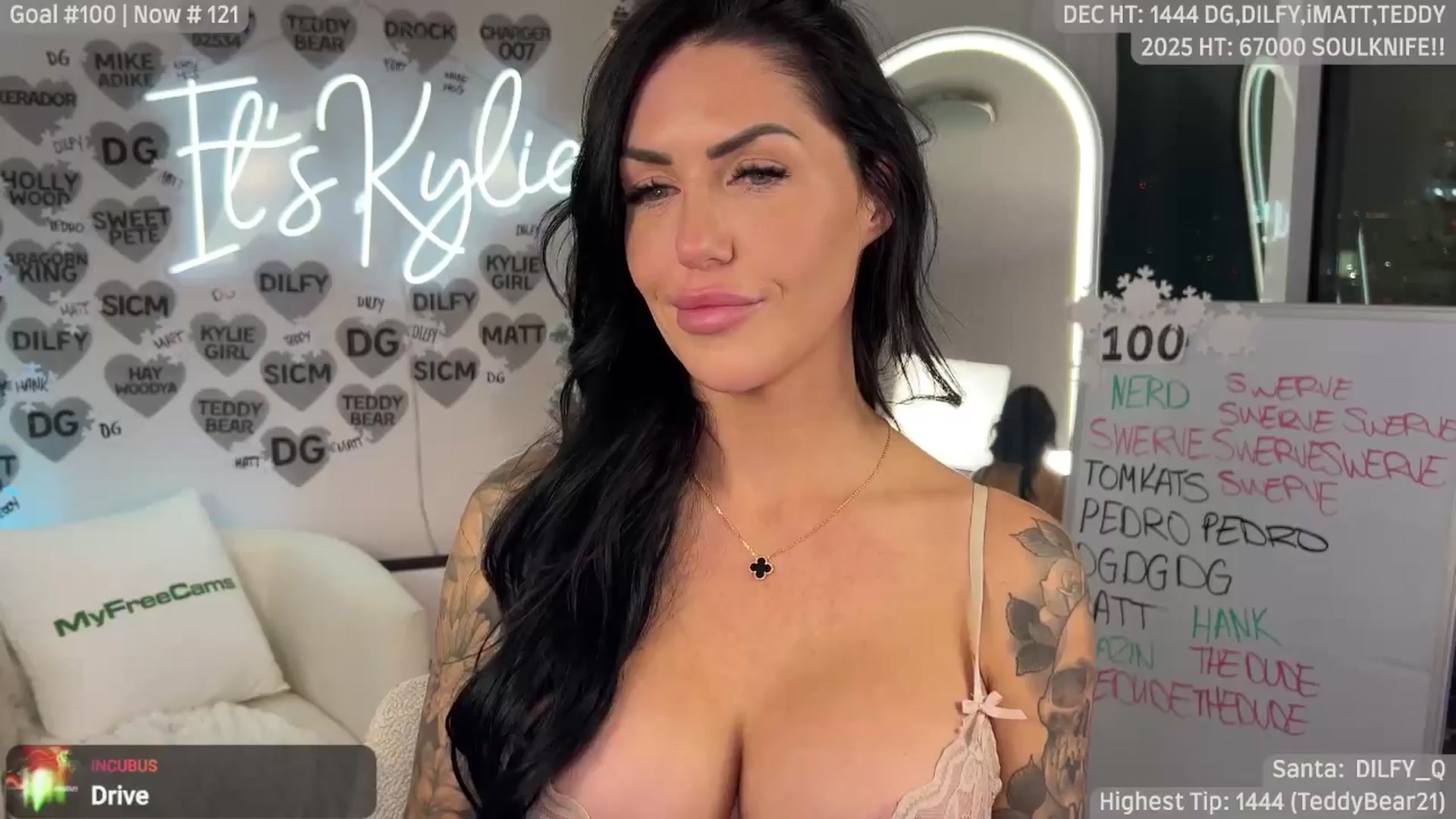 Gallery image thumbnail from ItsKylieEh's myfreecams stream on, 12/05/2025, 06:11 image 17 of 20