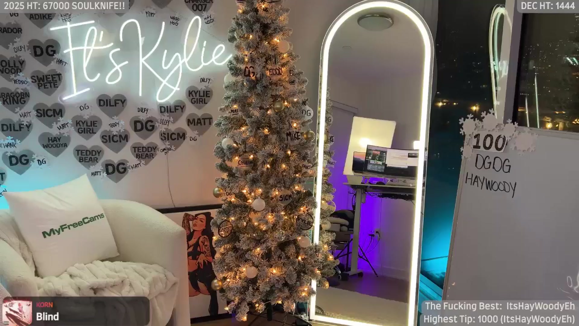Gallery image thumbnail from ItsKylieEh's myfreecams stream on, 12/16/2025, 06:00 image 2 of 20