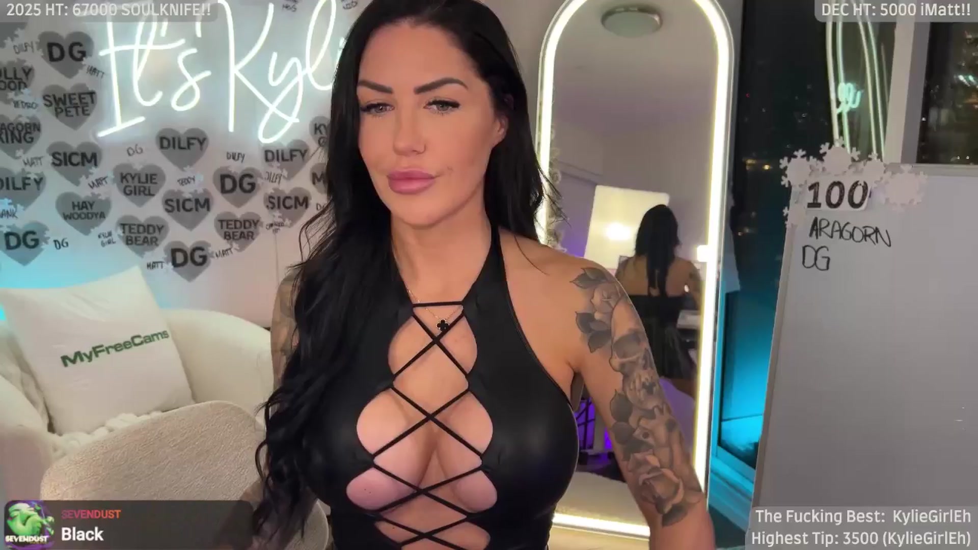Gallery image thumbnail from ItsKylieEh's myfreecams stream on, 12/19/2025, 24:02 image 16 of 20