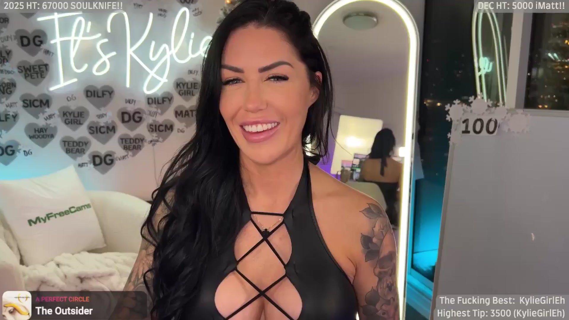Gallery image thumbnail from ItsKylieEh's myfreecams stream on, 12/19/2025, 24:02 image 5 of 20