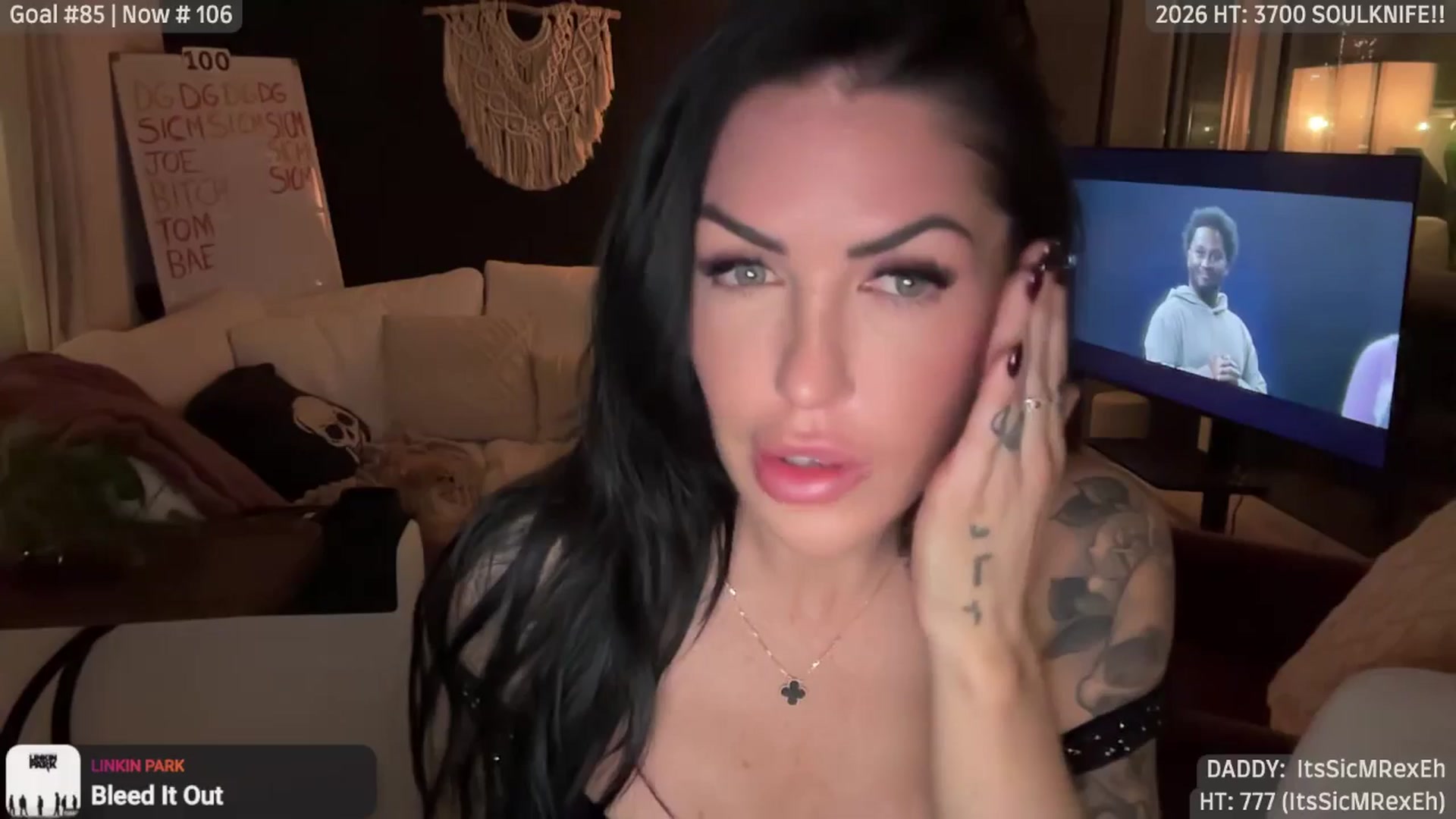 Gallery image thumbnail from ItsKylieEh's myfreecams stream on, 01/10/2026, 03:09 image 14 of 20