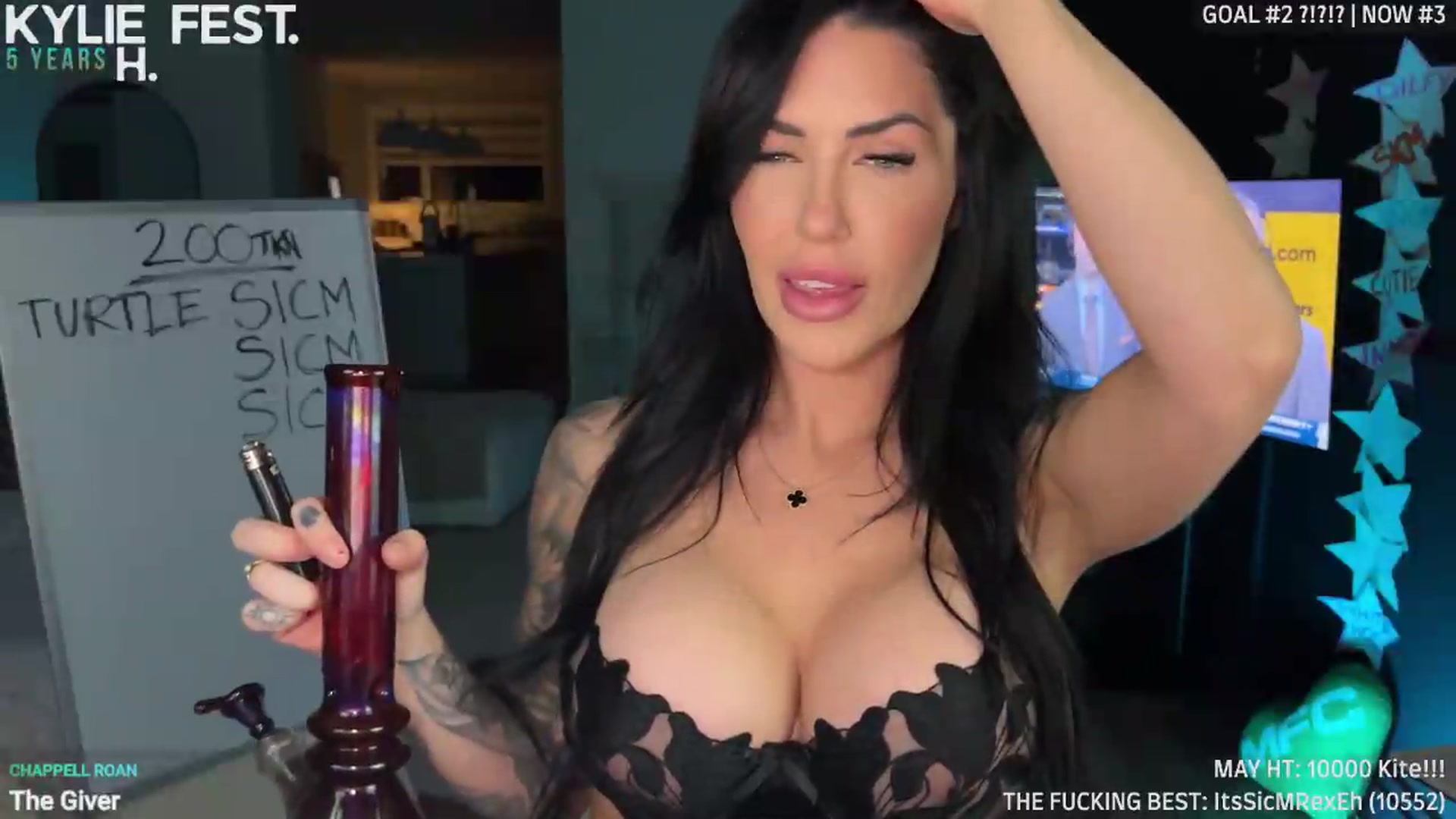 Gallery image thumbnail from ItsKylieEh's myfreecams stream on, 05/08/2026, 03:33 image 19 of 20