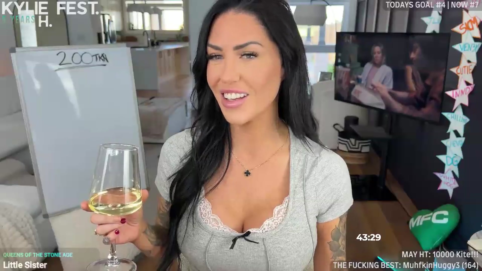 Gallery image thumbnail from ItsKylieEh's myfreecams stream on, 05/12/2026, 24:02 image 11 of 20