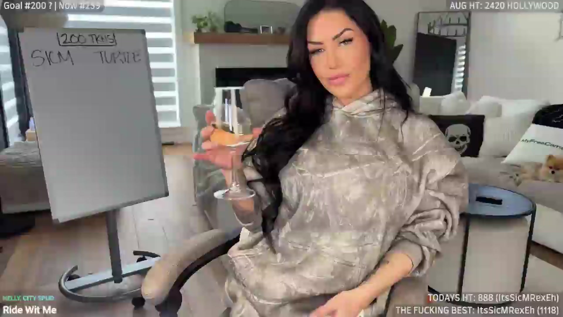 Gallery image thumbnail from ItsKylieEh's myfreecams stream on, 08/09/2026, 24:03 image 9 of 20