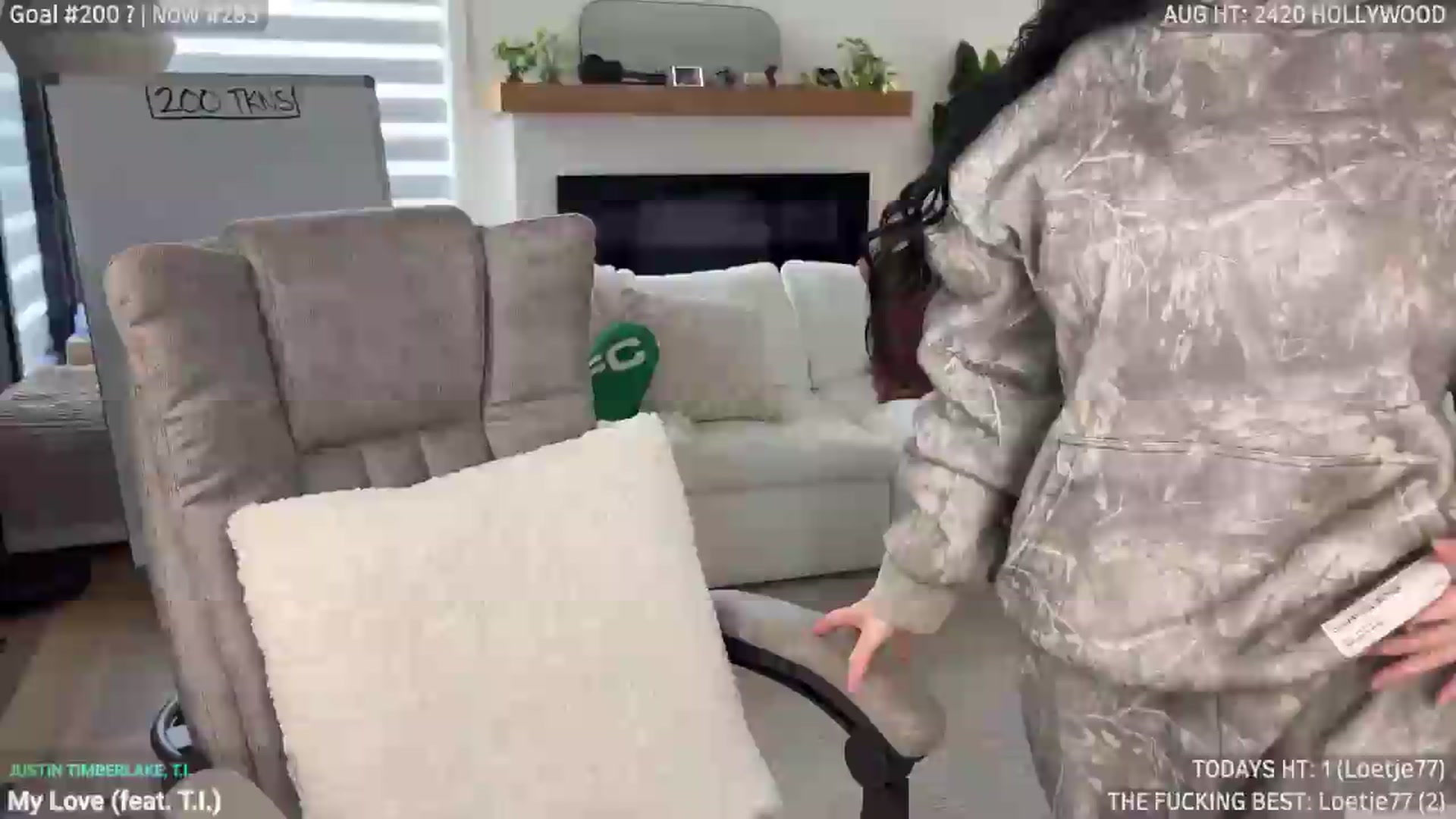 Gallery image thumbnail from ItsKylieEh's myfreecams stream on, 08/09/2026, 24:03 image 4 of 20