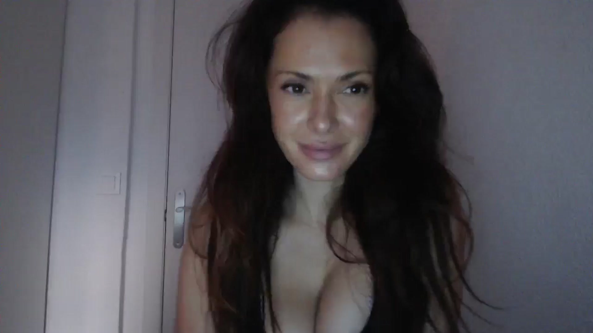 Gallery image thumbnail from ItsLizi's myfreecams stream on, 12/23/2025, 16:41 image 16 of 20