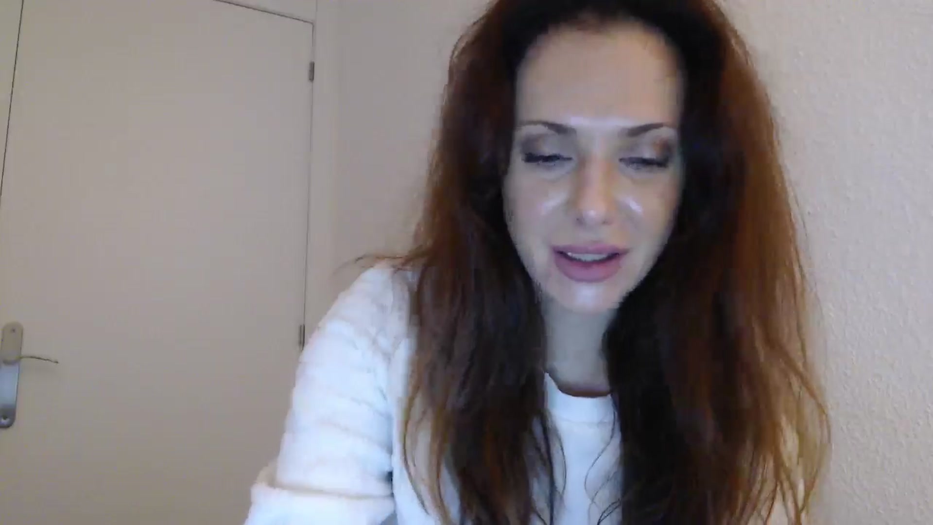 Gallery image thumbnail from ItsLizi's myfreecams stream on, 01/03/2026, 24:24 image 19 of 20
