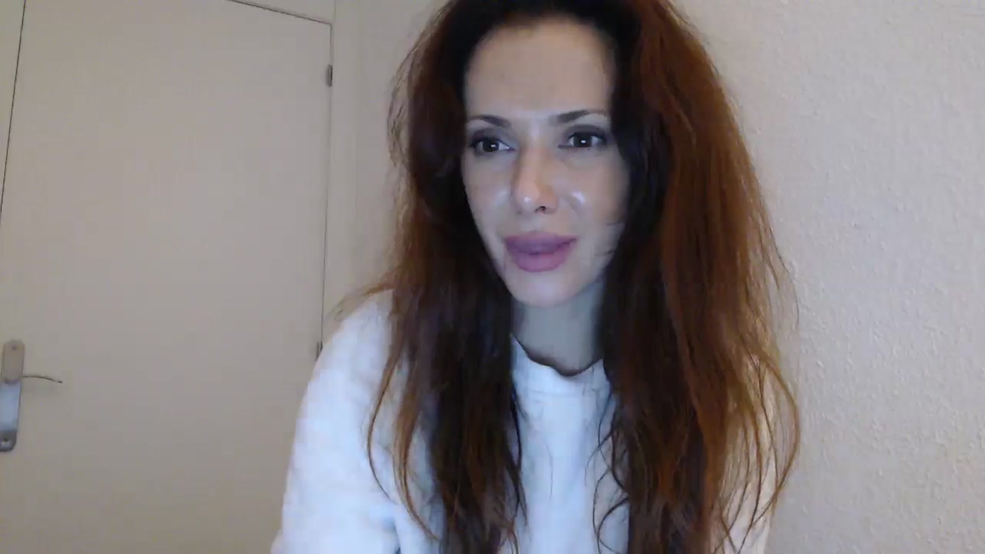 Gallery image thumbnail from ItsLizi's myfreecams stream on, 01/03/2026, 24:24 image 14 of 20