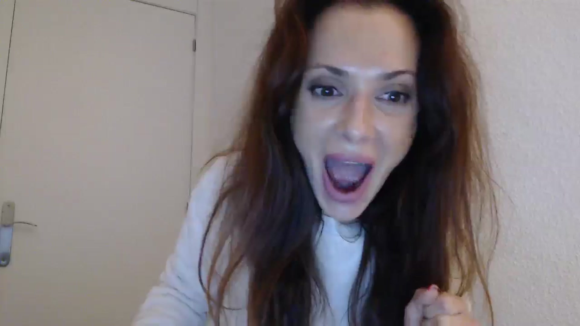 Gallery image thumbnail from ItsLizi's myfreecams stream on, 01/03/2026, 24:24 image 9 of 20
