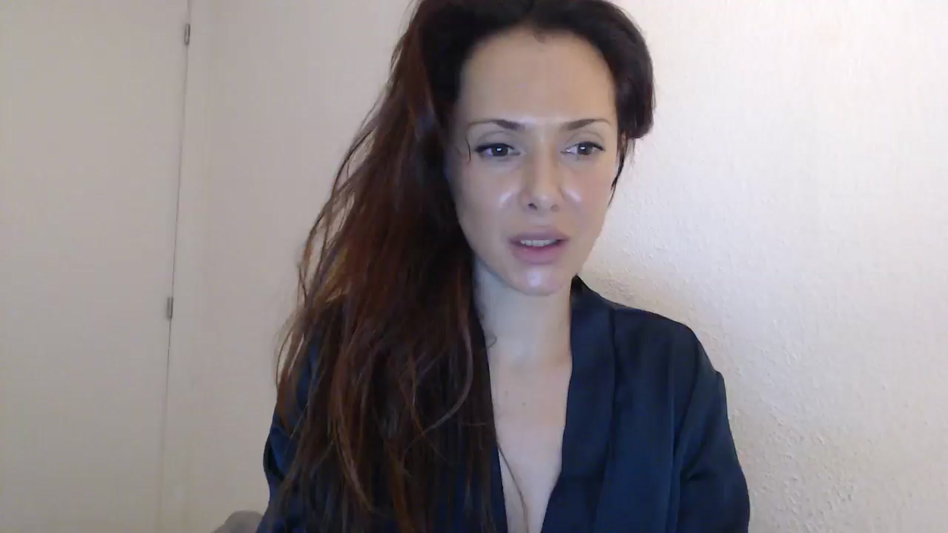 Gallery image thumbnail from ItsLizi's myfreecams stream on, 01/05/2026, 22:52 image 1 of 20