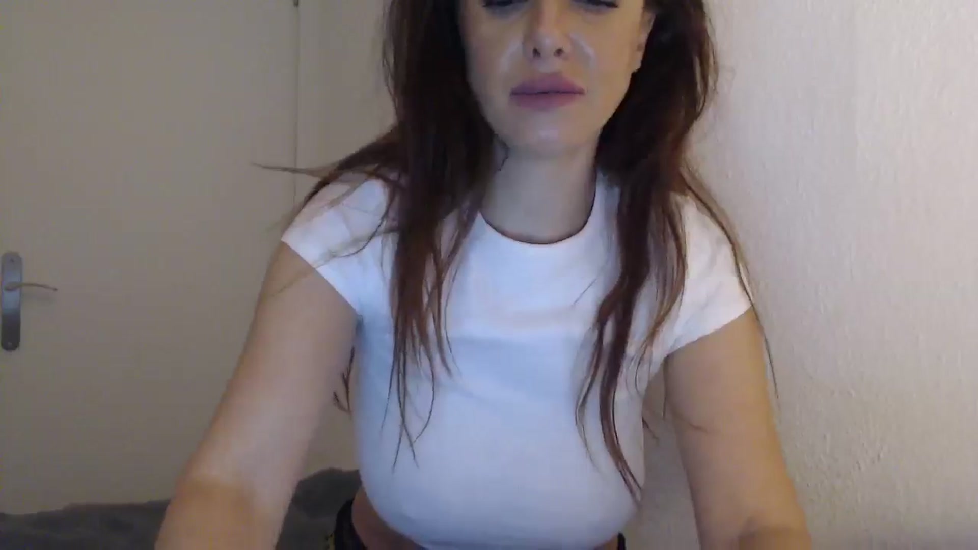 Gallery image thumbnail from ItsLizi's myfreecams stream on, 01/09/2026, 23:37 image 3 of 20
