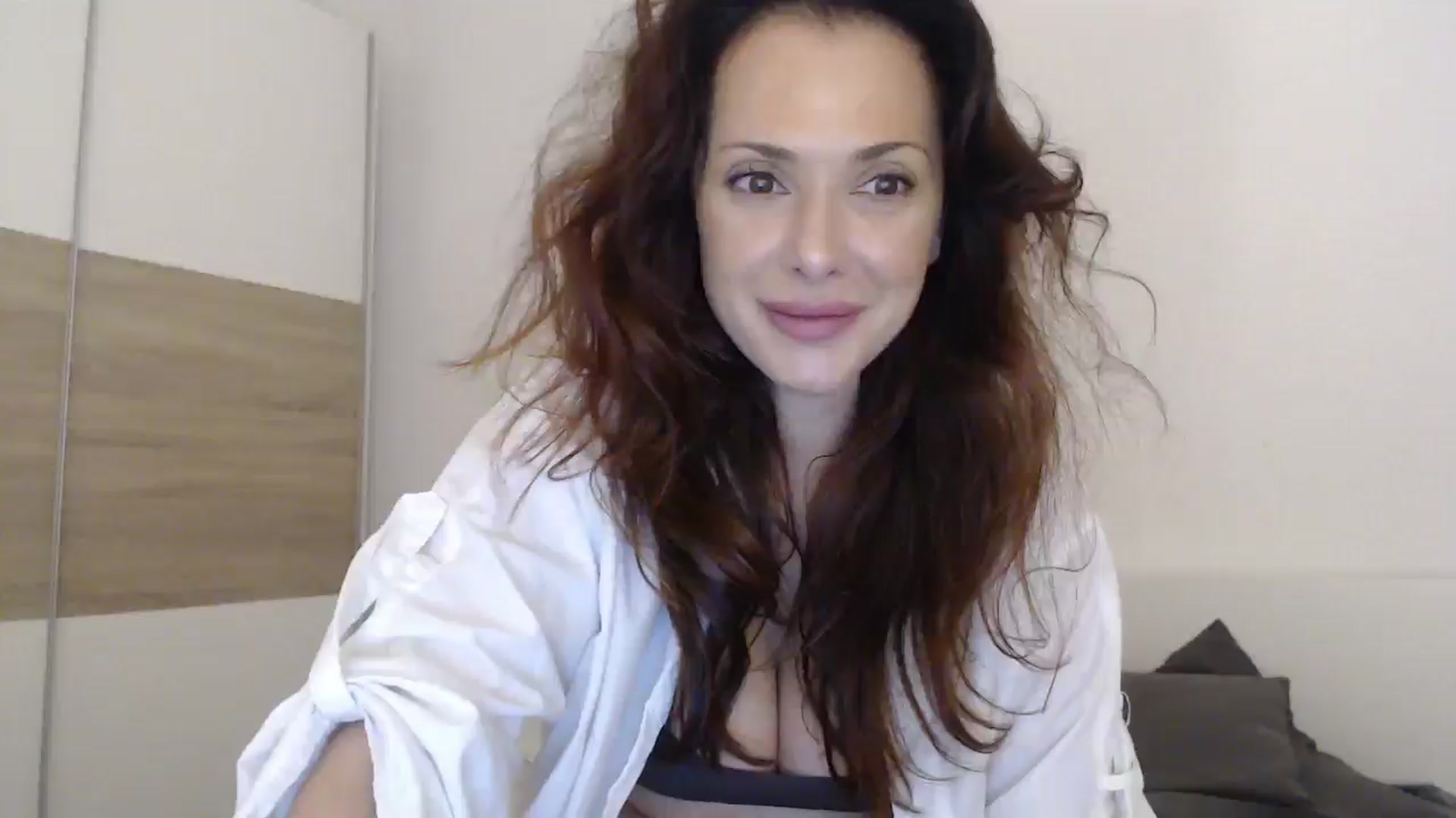 Gallery image thumbnail from ItsLizi's myfreecams stream on, 03/09/2026, 22:24 image 16 of 20