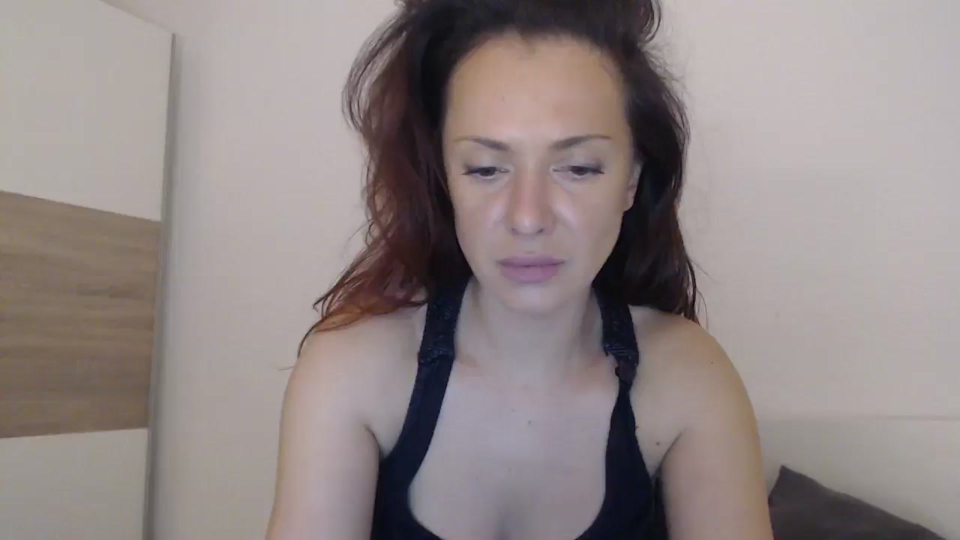 Gallery image thumbnail from ItsLizi's myfreecams stream on, 04/01/2026, 13:52 image 2 of 20
