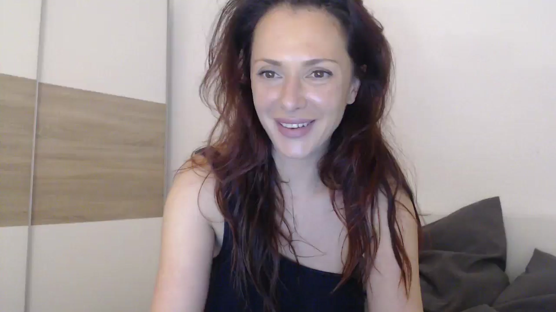 Gallery image thumbnail from ItsLizi's myfreecams stream on, 04/01/2026, 14:35 image 17 of 20