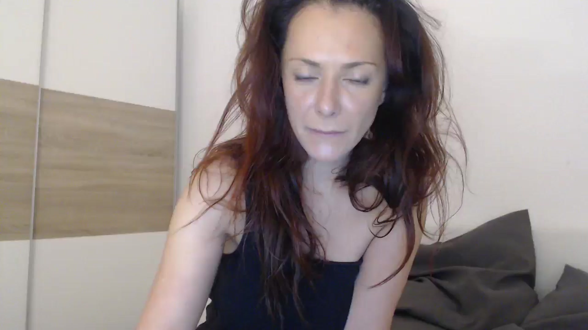 Gallery image thumbnail from ItsLizi's myfreecams stream on, 04/01/2026, 14:35 image 20 of 20