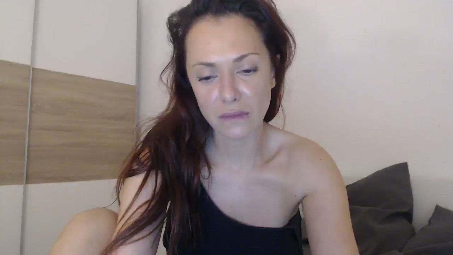 Gallery image thumbnail from ItsLizi's myfreecams stream on, 04/01/2026, 14:35 image 12 of 20