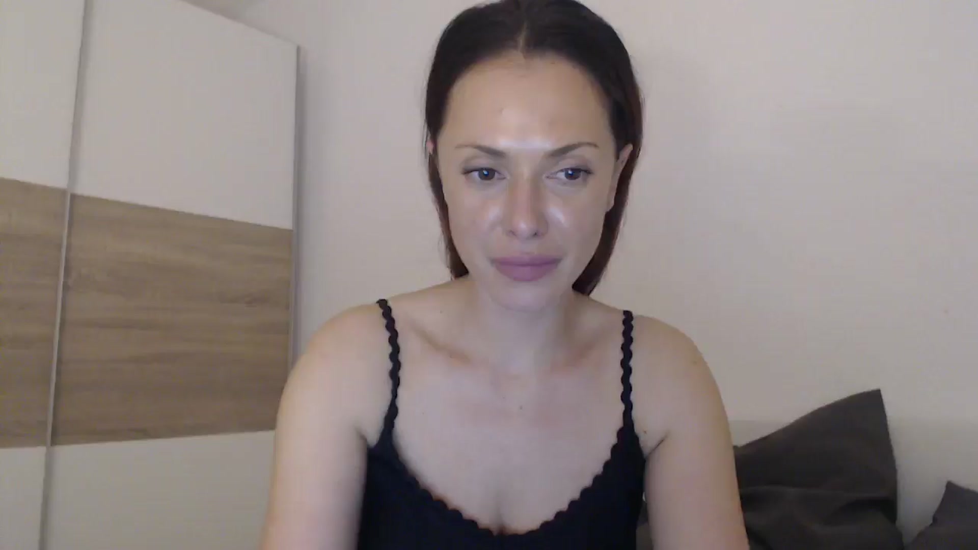 Gallery image thumbnail from ItsLizi's myfreecams stream on, 04/01/2026, 18:43 image 1 of 20
