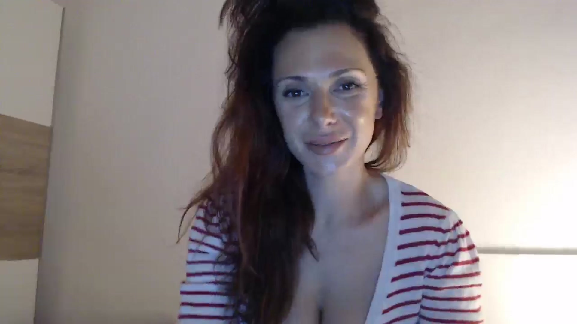 Gallery image thumbnail from ItsLizi's myfreecams stream on, 04/10/2026, 19:19 image 7 of 20