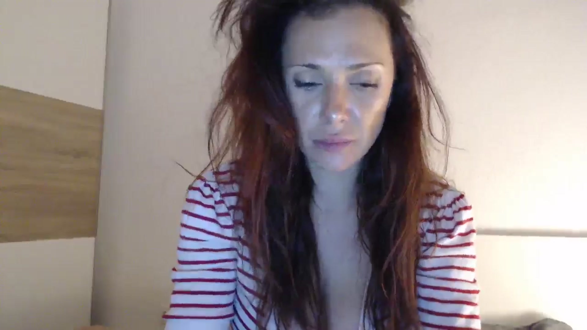 Gallery image thumbnail from ItsLizi's myfreecams stream on, 04/10/2026, 21:30 image 9 of 20