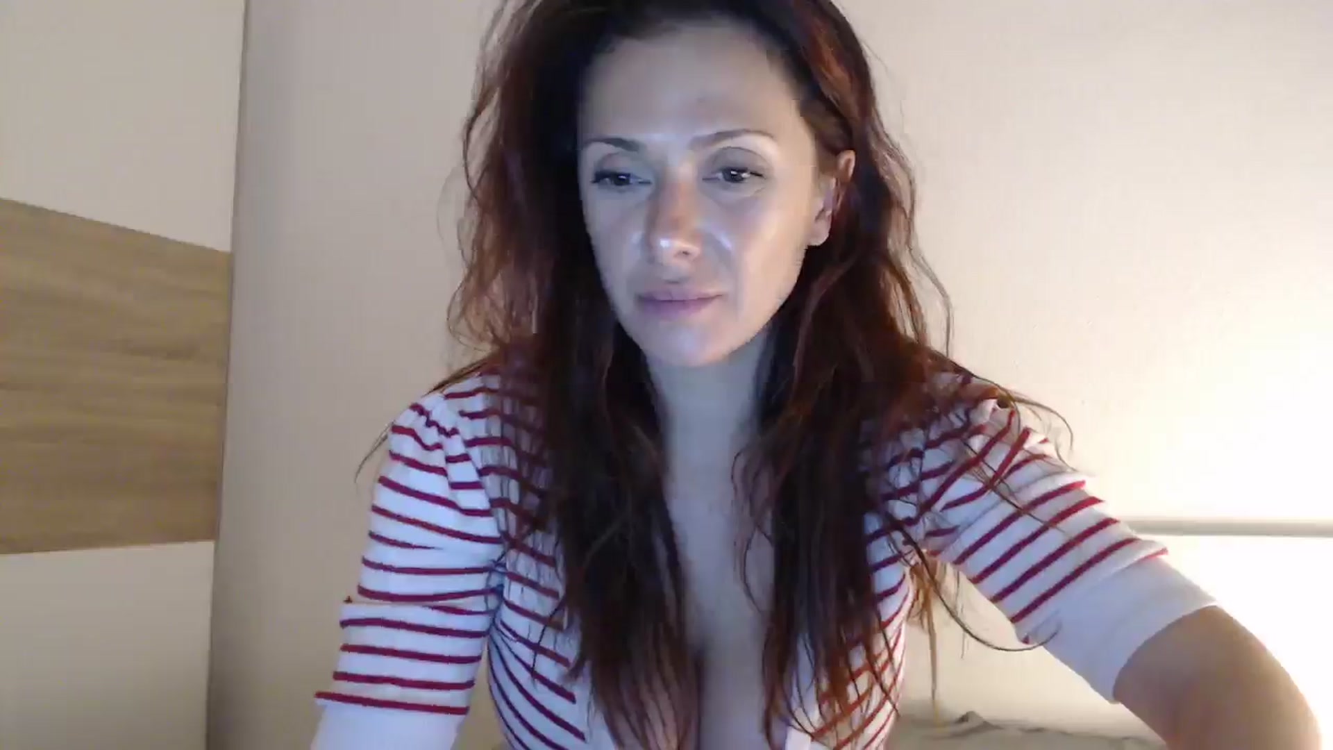 Gallery image thumbnail from ItsLizi's myfreecams stream on, 04/10/2026, 21:30 image 13 of 20