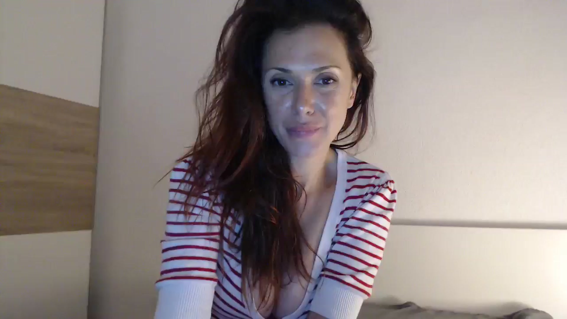 Gallery image thumbnail from ItsLizi's myfreecams stream on, 04/10/2026, 21:52 image 15 of 20