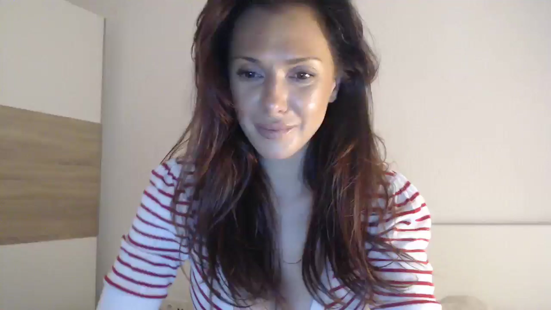 Gallery image thumbnail from ItsLizi's myfreecams stream on, 04/14/2026, 16:17 image 14 of 20