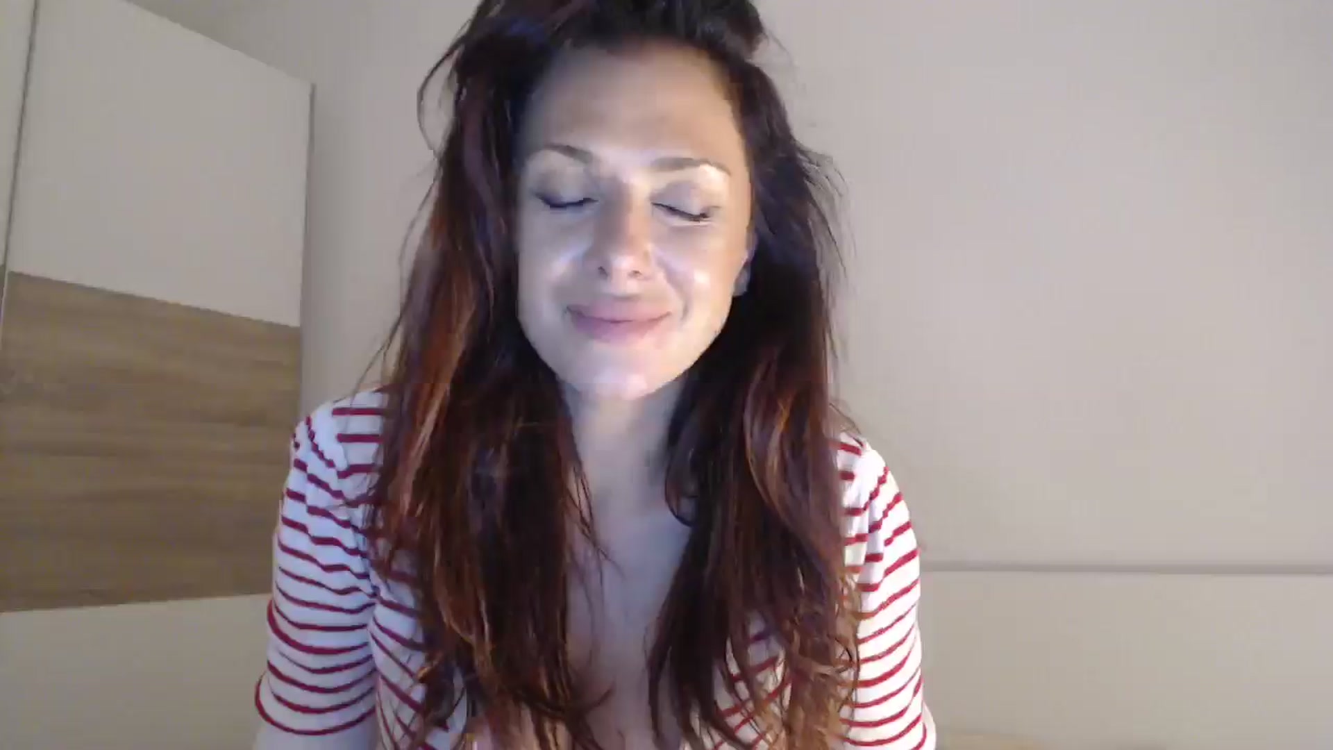 Gallery image thumbnail from ItsLizi's myfreecams stream on, 04/14/2026, 20:50 image 18 of 20