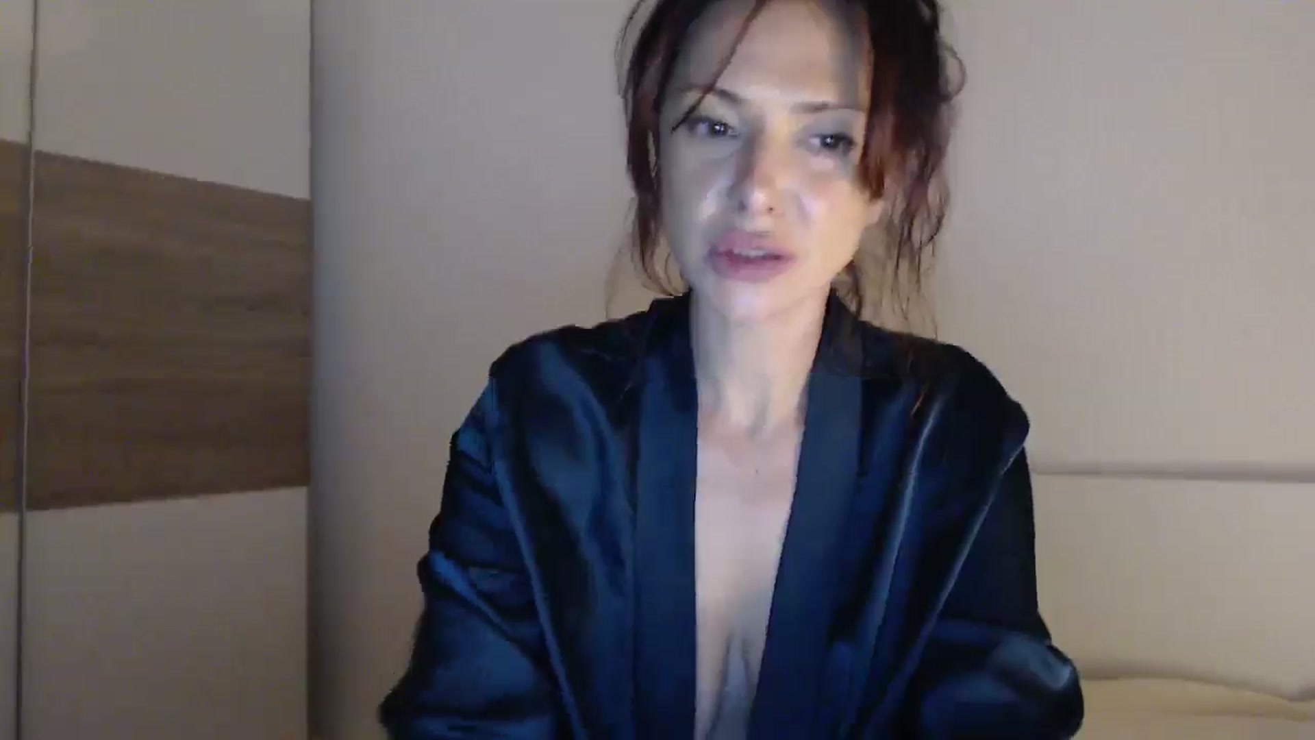Gallery image thumbnail from ItsLizi's myfreecams stream on, 04/19/2026, 21:19 image 15 of 20