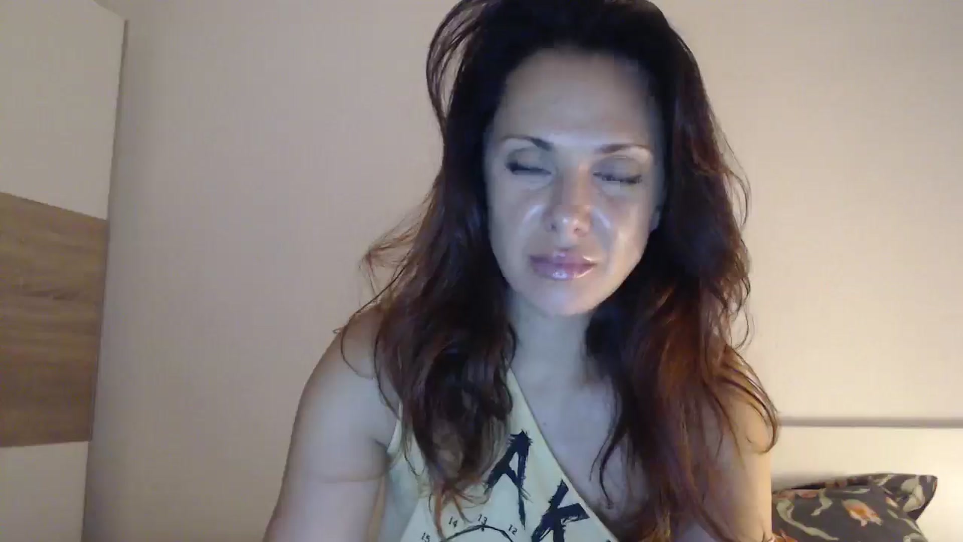 Gallery image thumbnail from ItsLizi's myfreecams stream on, 05/09/2026, 22:12 image 18 of 20