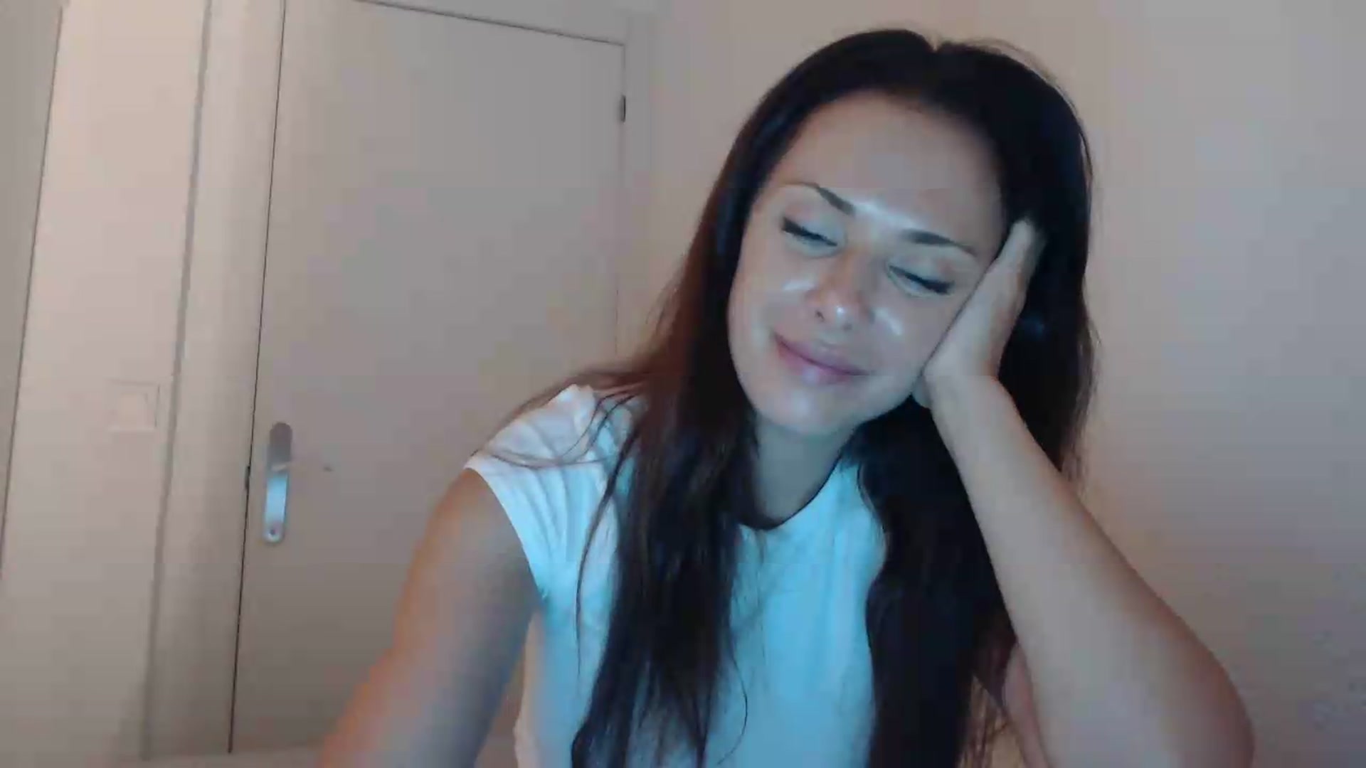 Gallery image thumbnail from ItsLizi's myfreecams stream on, 06/14/2026, 22:00 image 8 of 20