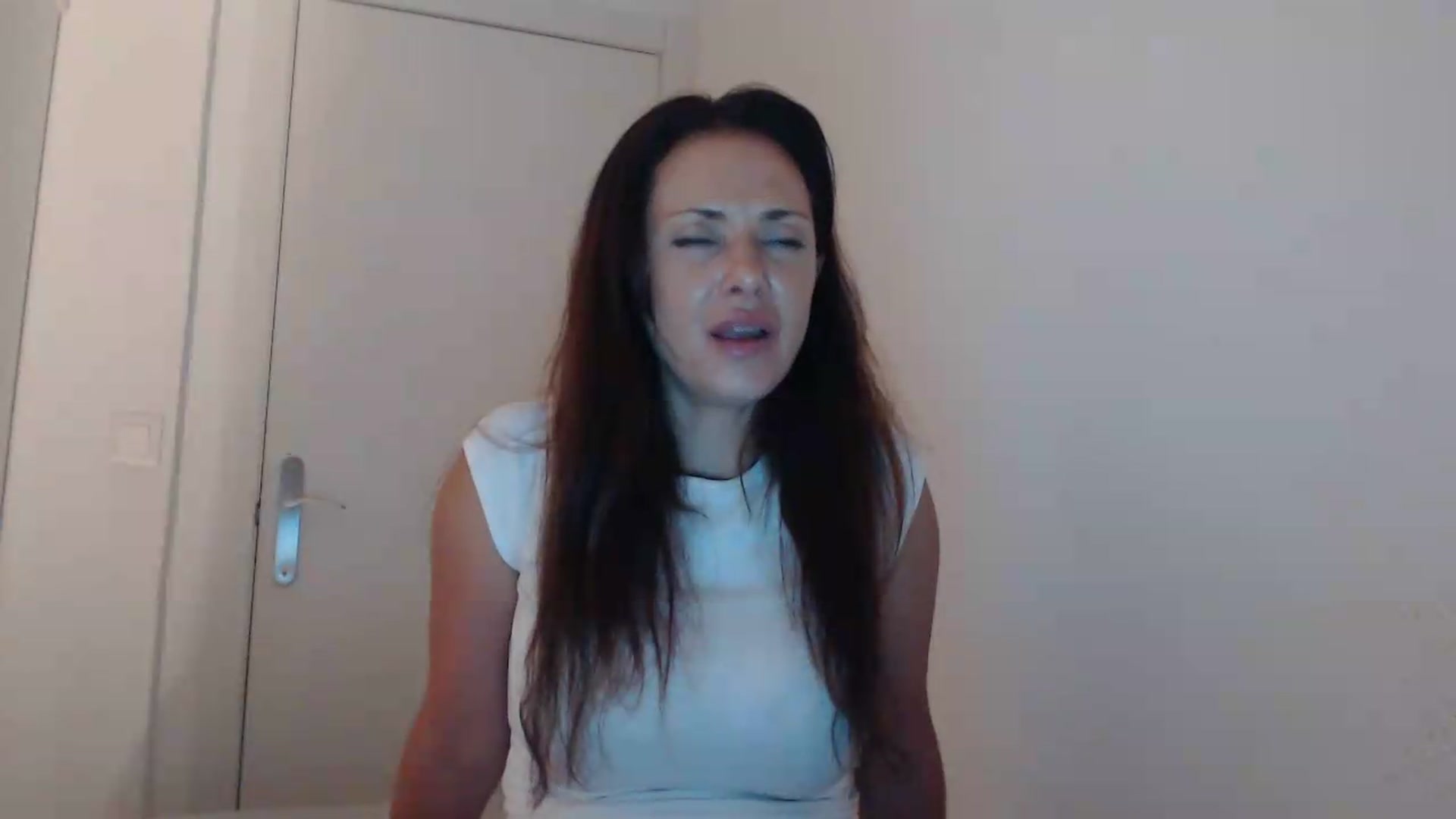 Gallery image thumbnail from ItsLizi's myfreecams stream on, 06/14/2026, 22:00 image 17 of 20